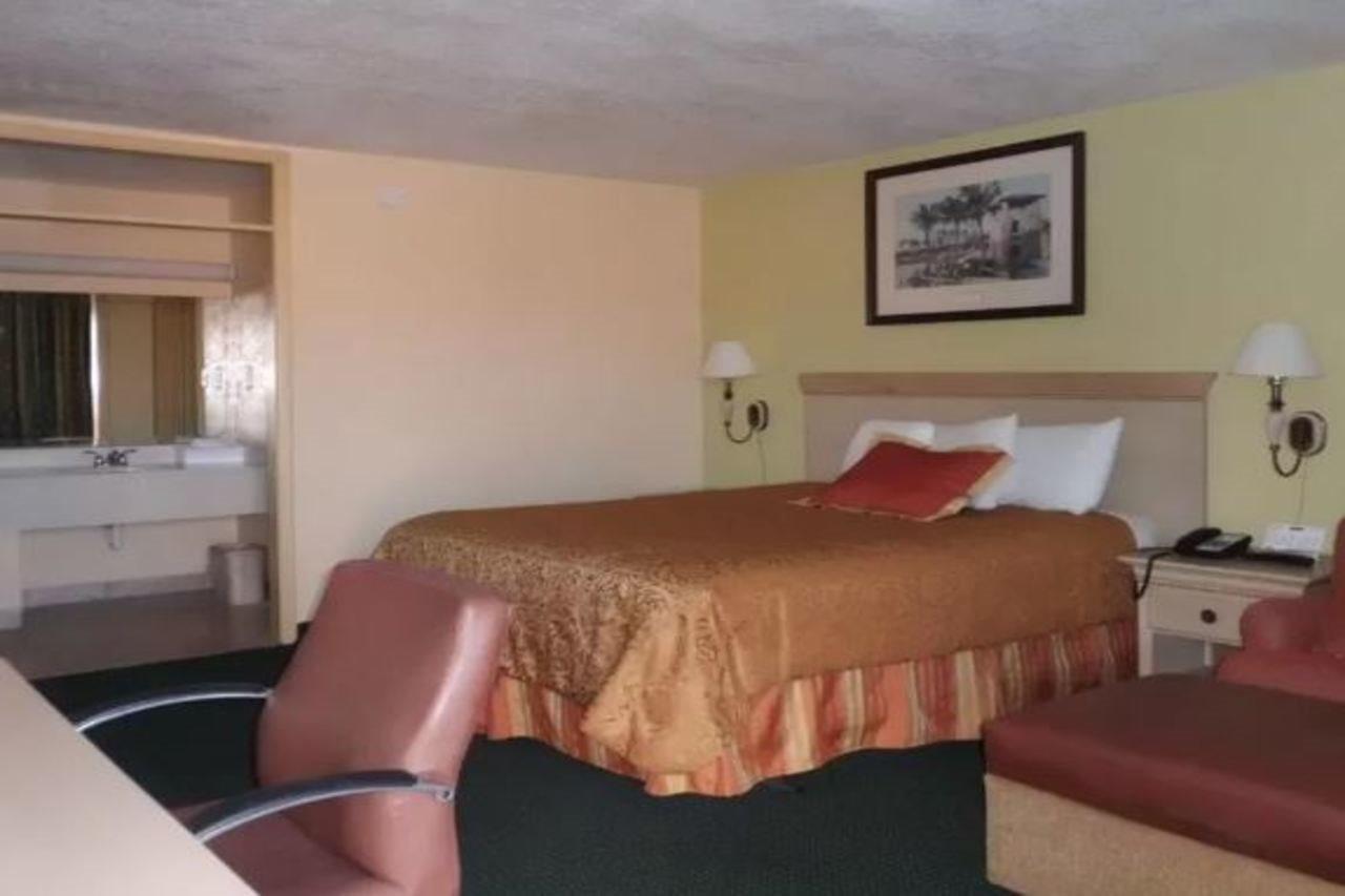 America'S Best Inn & Suites-레이크랜드 외부 사진