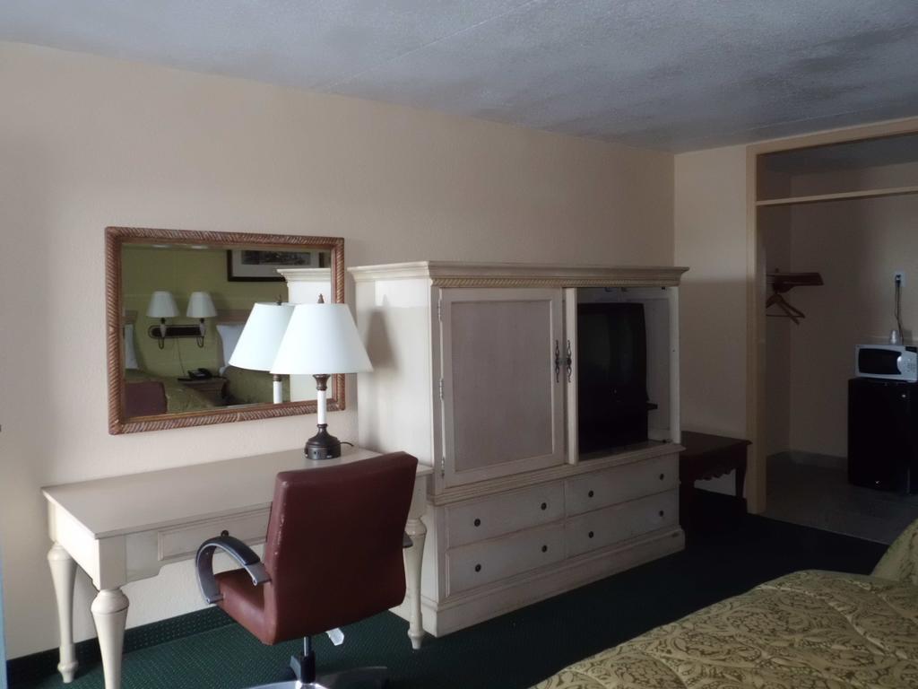 America'S Best Inn & Suites-레이크랜드 외부 사진
