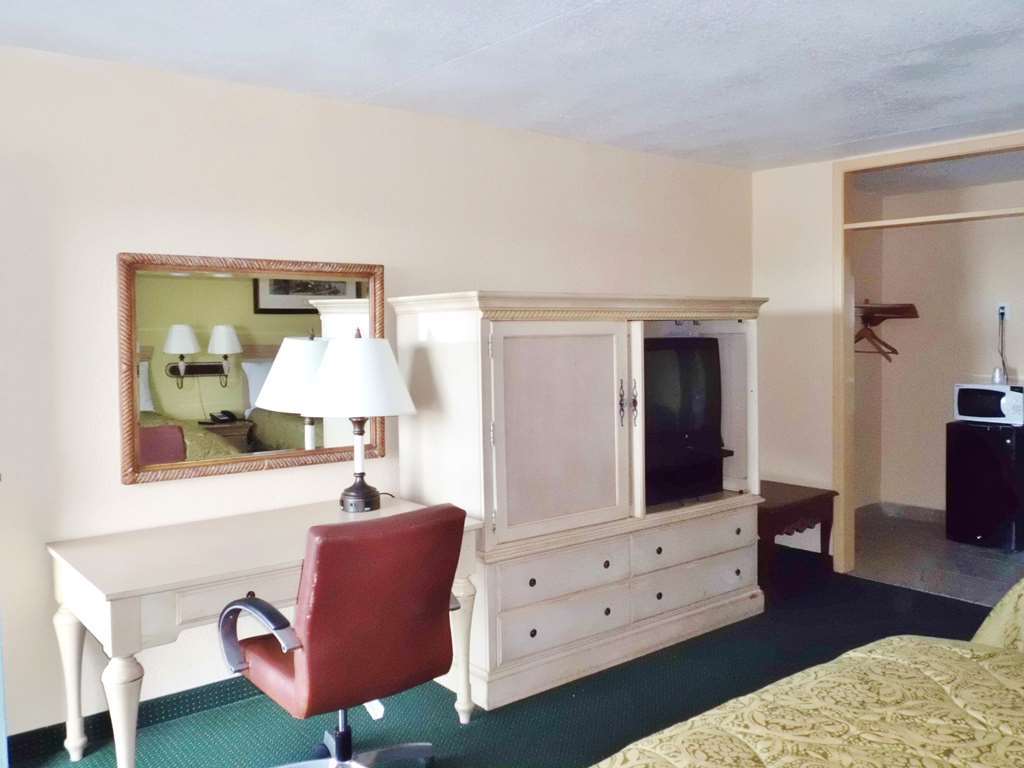 America'S Best Inn & Suites-레이크랜드 객실 사진